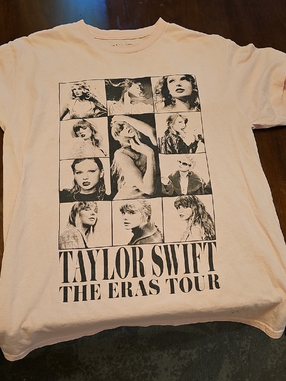 Taylor Swift Eras Tour Shirt. Excellent Condition sz M. Pink